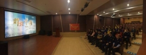 縱覽集團(tuán)組織觀看影片《厲害了，我的國》