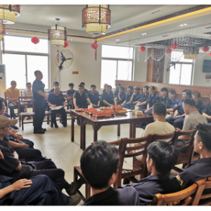 “交流面對(duì)面，溝通心連心” 縱覽集團(tuán)開(kāi)展生產(chǎn)基層骨干員工交流會(huì) ... ... ... ... ...