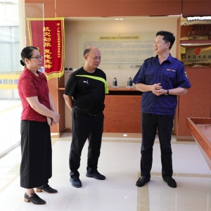 廣西機(jī)構(gòu)編制委員會(huì)辦公室綜合處顏粉玲調(diào)研員就校企合作、企業(yè)用工情況到我司調(diào)研 ... ...