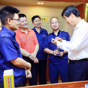 縱覽做得很優(yōu)秀 ——廣西政協(xié)副主席、民建廣西區(qū)委主委 錢學(xué)明對(duì)我司進(jìn)行考察指導(dǎo) ...