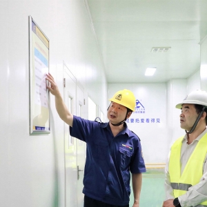 南寧市總工會(huì)黨組書記、常務(wù)副主席倫建帶隊(duì)到縱覽集團(tuán)開展班組建設(shè)調(diào)研工作 ...